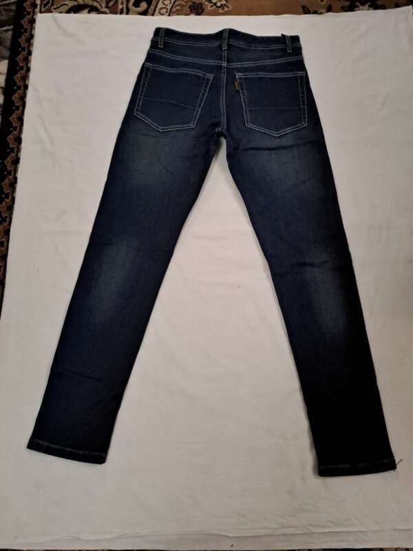 Classic Blue Jeans - Image 3
